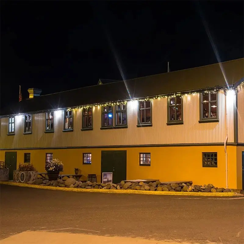 Reflector LED SMD 200W 17600lm 6400K alb rece IP65 negru V-tac SKU-6734