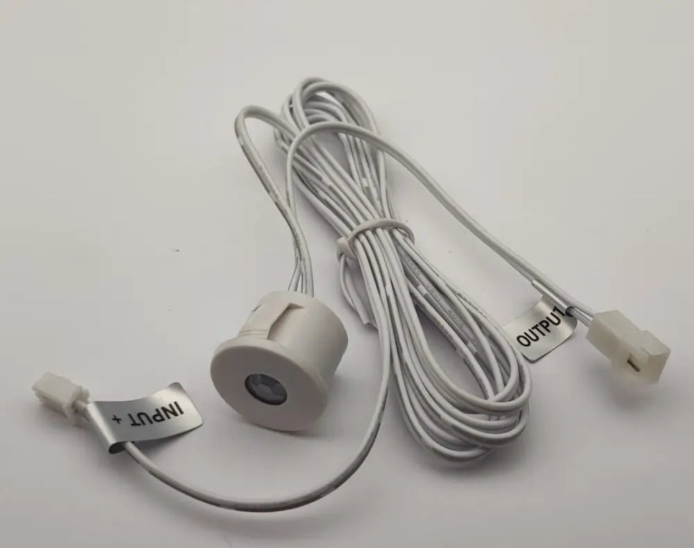 Senzor prezenta 12V 360GR cu montaj pe fir