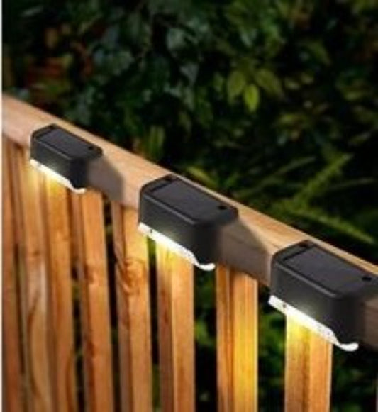Lampi solare LED montate pe balustrada si trepte exterioare - iluminat automat noapte