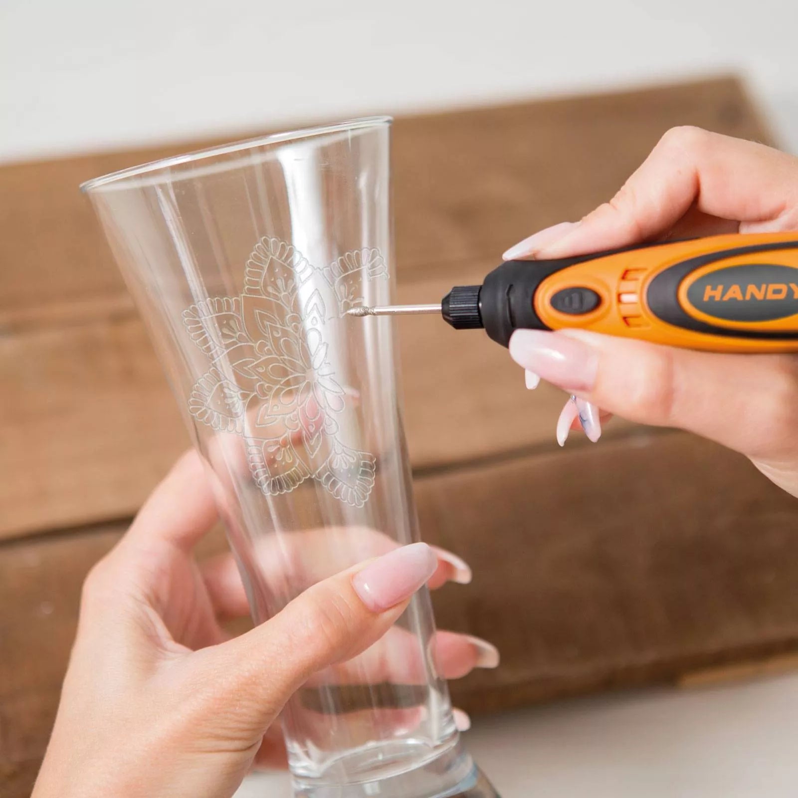 Aparat de gravura pe USB HANDY