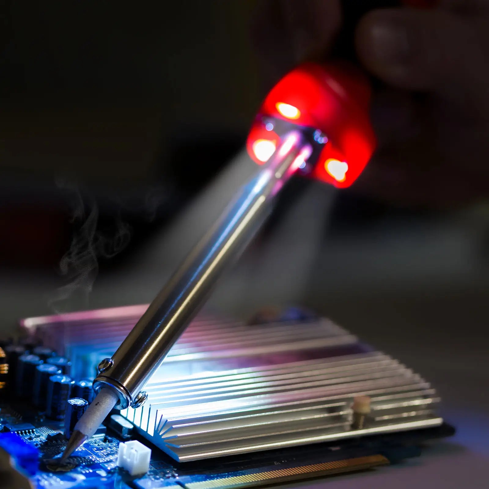 Ciocan de lipit cu iluminare 3 LED-uri incorporate 230V 60W + Stand metalic Fahrenheit 28092B