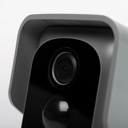 Aplicatie Tuya Smart pe telefon cu feed live sonerie video 1080P, notificari miscare
