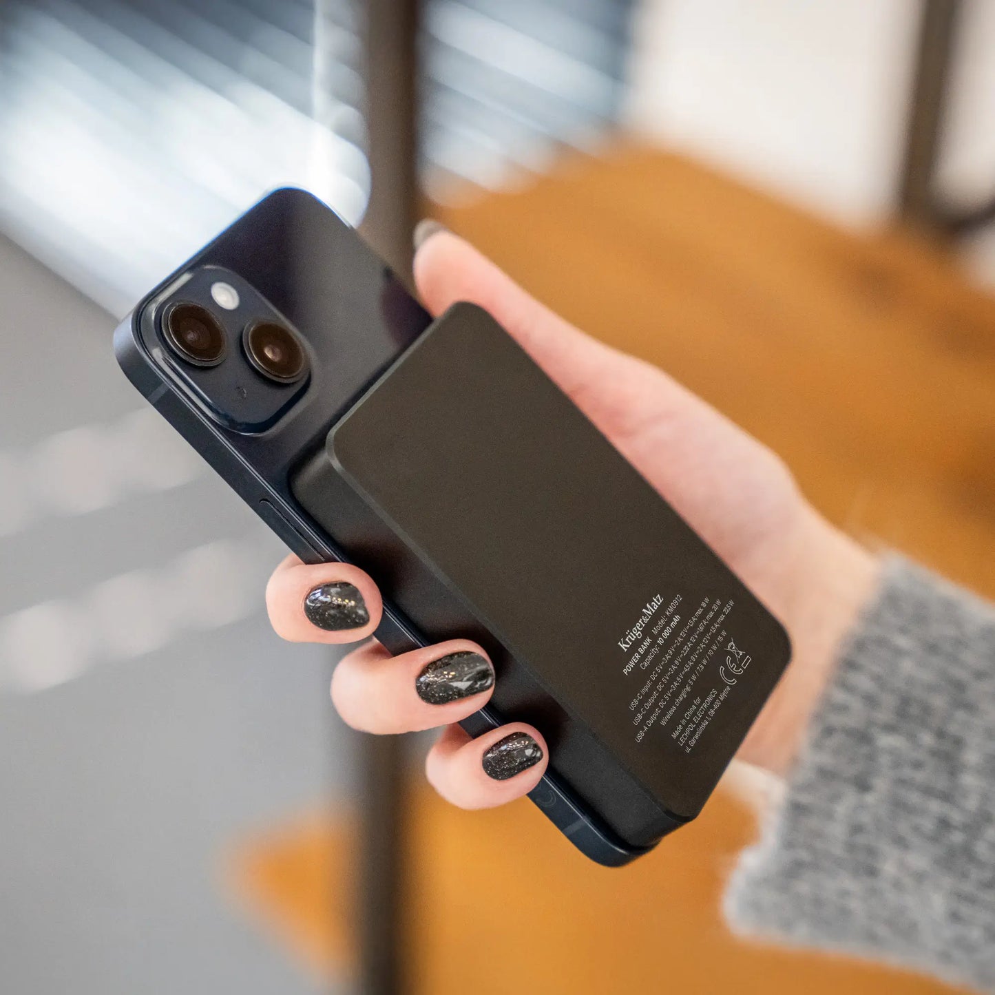 Power Bank inductie Kruger&Matz KM0912 10000mAh Li-ion Mag Safe wireless 15W / USB-C 20W /USB-A 25W